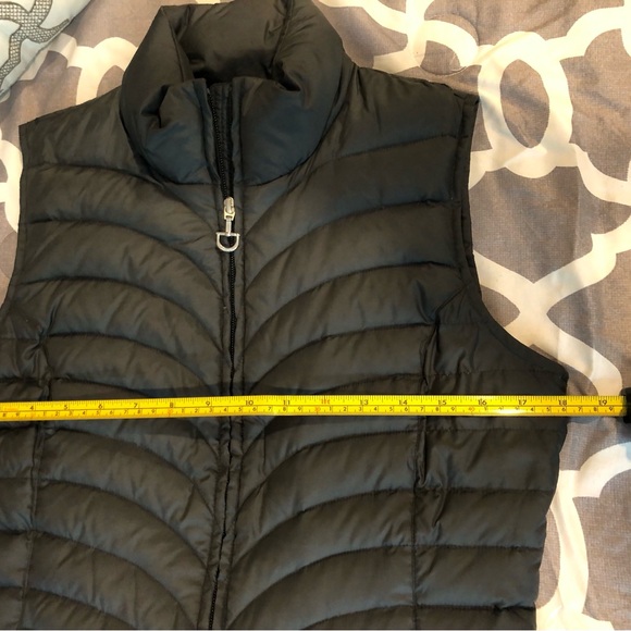 Ariat Equestrian Quilted Sleeveless Vest, Size XS, Dark Gray - Picture 8 of 11